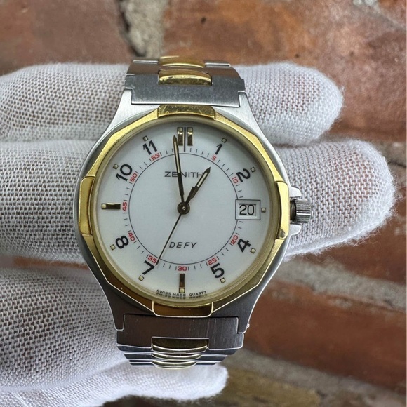 SOLD***Zenith Defy Quartz***SOLD - Picture 6 of 7